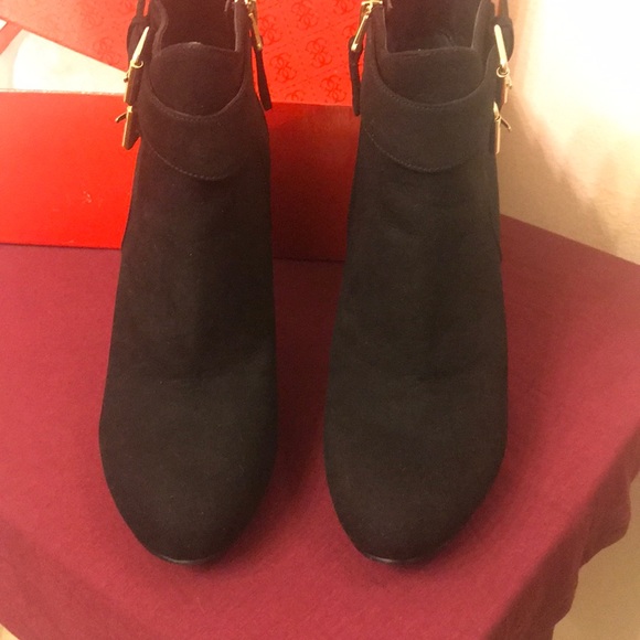 GUESS Size 8M - Picture 4 of 6